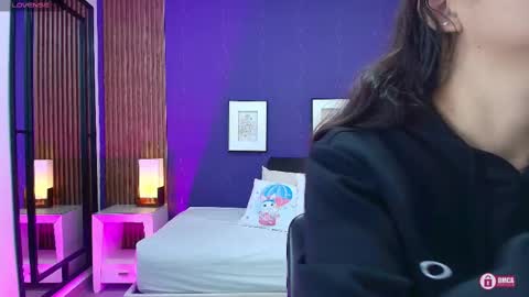 Snapshot of alina_martinelli chatting on October 4, 12:11 pm Alina online show from October 4, 12:11 pm