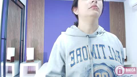 Snapshot of alina_martinelli chatting on December 26, 11:43 am Alina online show from December 26, 11:43 am