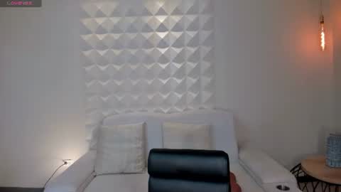 alinakravitz_ online show from June 11, 12:32 am