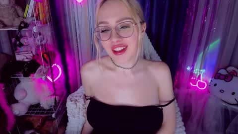 alinaocean online show from April 29, 6:35 pm