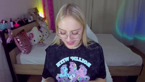 Snapshot of alinaocean chatting on October 18, 7:37 pm alinaocean online show from October 18, 7:37 pm
