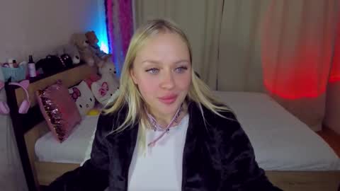 Snapshot of alinaocean chatting on October 13, 10:12 pm alinaocean online show from October 13, 10:12 pm