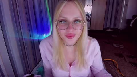 alinaocean online show from April 25, 2:47 pm