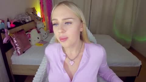 Snapshot of alinaocean chatting on October 17, 6:33 pm alinaocean online show from October 17, 6:33 pm