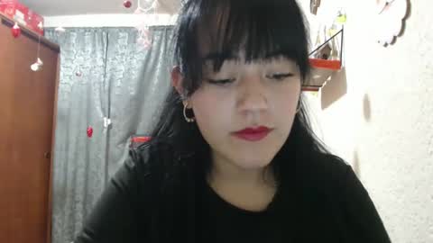 Snapshot of alisha_9997 chatting on January 21, 4:05 pm alisha_9997 online show from January 21, 4:05 pm
