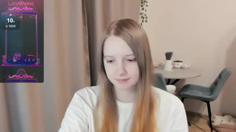 Snapshot of alisha_ley chatting on October 6, 8:46 pm Alya online show from October 6, 8:46 pm