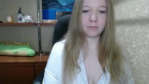 alisha_xi online show from January 13, 8:35 pm