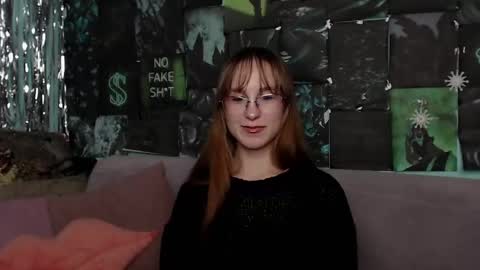 Snapshot of alishakelly chatting on October 24, 5:25 am alishakelly online show from October 24, 5:25 am