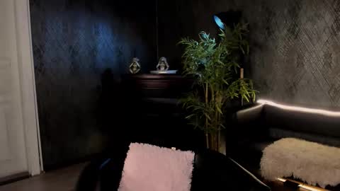 Snapshot of alisia_mars chatting on September 17, 7:39 am Alisia online show from September 17, 7:39 am