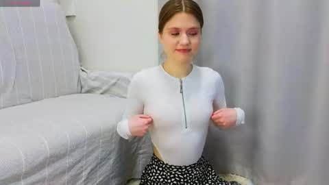Alisia online show from June 7, 5:20 pm