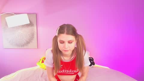 Alisia online show from December 8, 7:15 am