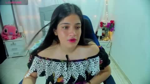 Snapshot of alison_girl22 chatting on December 17, 9:05 pm Alison online show from December 17, 9:05 pm