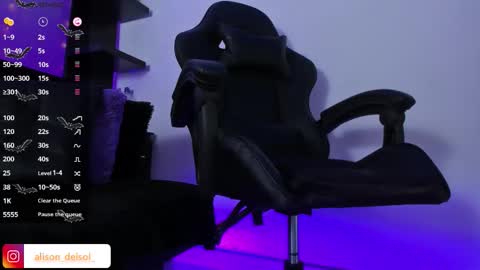 Snapshot of alison_wynter chatting on October 4, 4:51 am alison_wynter online show from October 4, 4:51 am