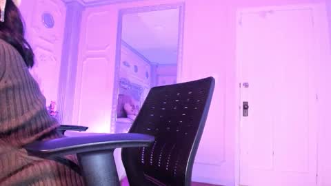 Alison Fishert online show from December 16, 12:22 pm