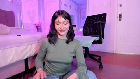 Snapshot of alisonfishert chatting on October 2, 12:54 pm Alison Fishert online show from October 2, 12:54 pm