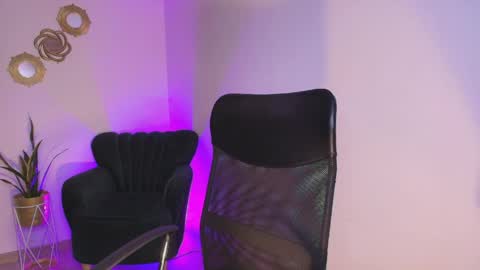  ALISS  online show from April 23, 5:37 pm