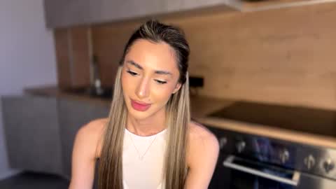 Alissa online show from June 12, 4:15 pm
