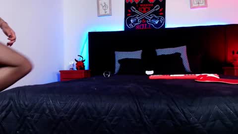 Alisse online show from March 14, 1:01 pm