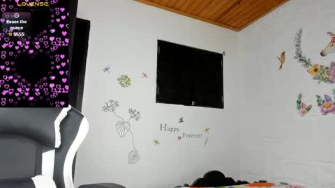 Snapshot of alisson_hoffman05 chatting on February 23, 10:21 am Alisson hoffman05 online show from February 23, 10:21 am