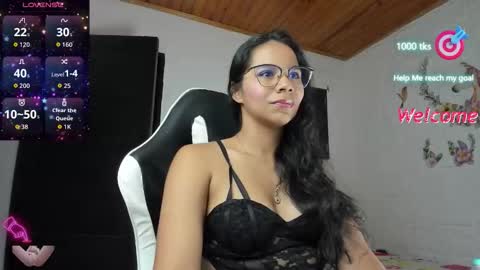 Snapshot of alisson_hoffman05 chatting on October 6, 10:03 pm Alisson hoffman05 online show from October 6, 10:03 pm