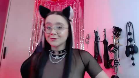 Alisson Beckett online show from December 19, 9:40 pm