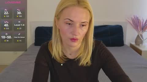 Snapshot of alisssarose chatting on January 15, 9:13 am alisssarose online show from January 15, 9:13 am