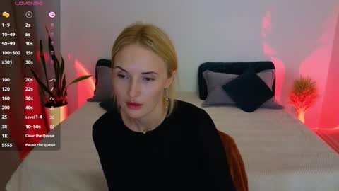 Snapshot of alisssarose chatting on October 1, 9:31 pm alisssarose online show from October 1, 9:31 pm
