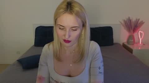 Snapshot of alisssarose chatting on January 7, 7:38 pm alisssarose online show from January 7, 7:38 pm