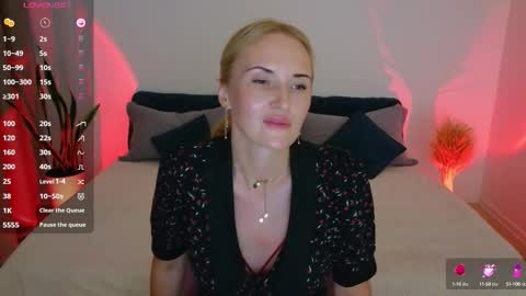 Snapshot of alisssarose chatting on September 11, 10:32 pm alisssarose online show from September 11, 10:32 pm