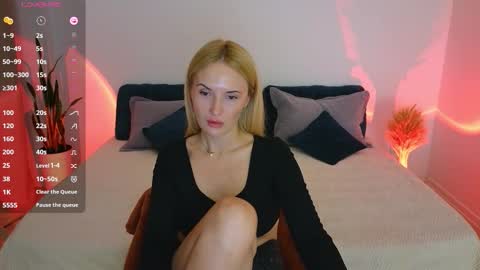 Snapshot of alisssarose chatting on October 9, 9:30 pm alisssarose online show from October 9, 9:30 pm