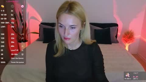 Snapshot of alisssarose chatting on October 7, 8:46 pm alisssarose online show from October 7, 8:46 pm