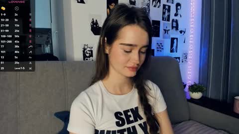 Alivia online show from November 23, 9:44 am