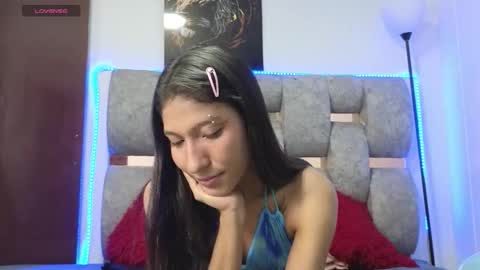 alix_kitty_ online show from January 8, 8:13 pm
