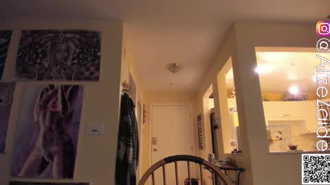 Alize Zaide online show from November 6, 10:15 pm