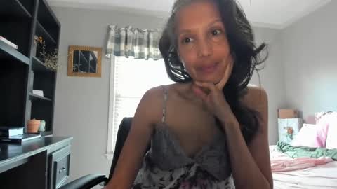 Snapshot of allgood4u chatting on February 5, 7:10 pm goddess online show from February 5, 7:10 pm