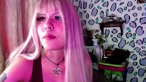 Snapshot of allice_rousse_ chatting on September 14, 2:31 am allice_rousse_ online show from September 14, 2:31 am