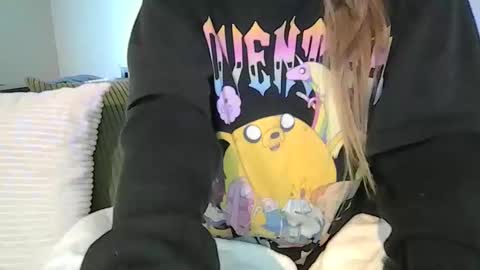 alliebearx online show from April 25, 3:53 pm