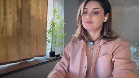 Allie online show from April 1, 1:41 pm