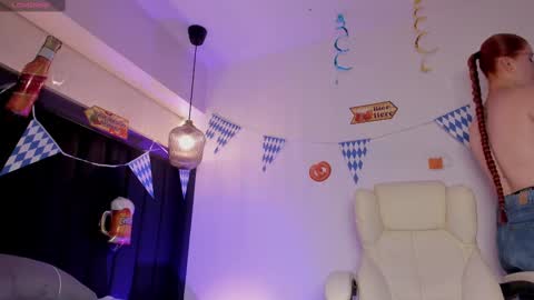 Snapshot of allisonroberts_ chatting on September 25, 8:17 pm Alli online show from September 25, 8:17 pm