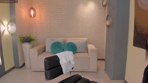 Snapshot of allisonrogersx chatting on January 17, 3:34 am Allison Rogers online show from January 17, 3:34 am
