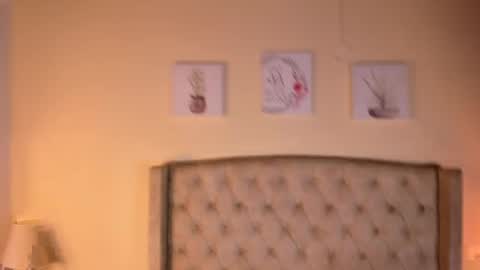 allisson online show from April 24, 12:30 pm