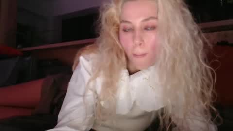 allissonhotbb online show from December 17, 5:15 pm