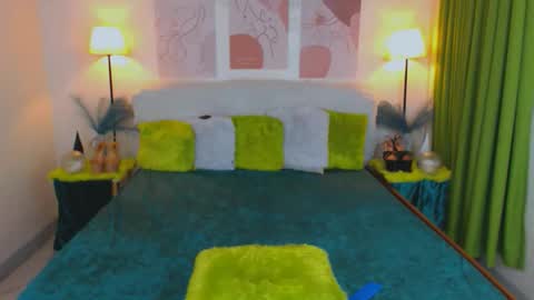 Brianna online show from November 25, 7:10 am