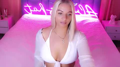 AlwaysHot online show from October 9, 2:37 am