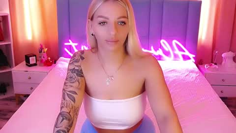 AlwaysHot online show from March 11, 2:32 am