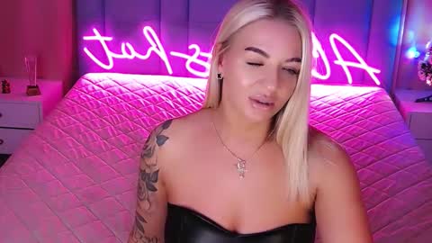 AlwaysHot online show from January 12, 2:39 am