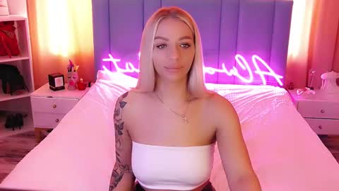 AlwaysHot online show from March 9, 2:50 am