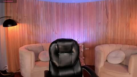 Snapshot of allyjensen chatting on September 20, 10:35 am Alisson online show from September 20, 10:35 am