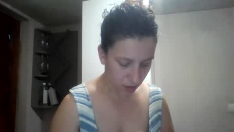 Snapshot of alma_amy chatting on December 7, 9:22 pm Alma online show from December 7, 9:22 pm