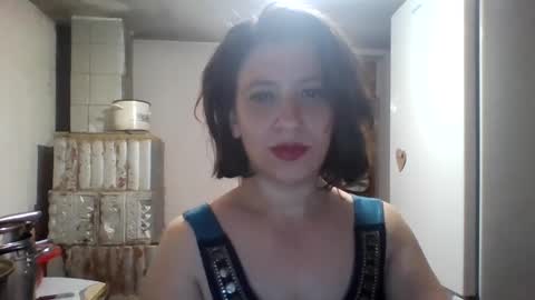 Snapshot of alma_amy chatting on February 25, 8:53 pm Alma online show from February 25, 8:53 pm